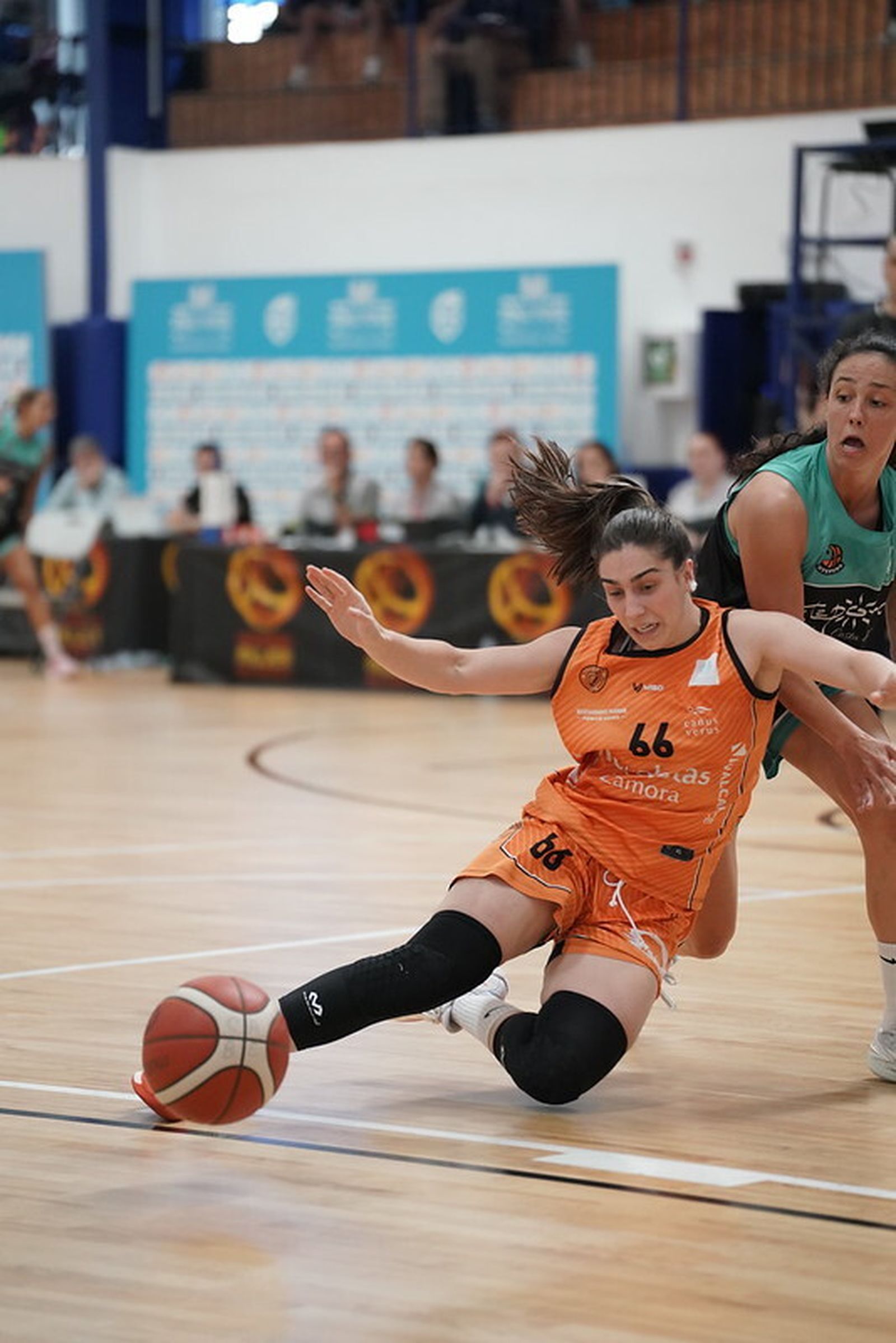 Ambientazo en Estepona para la Final Four de ascenso a Liga Femenina
