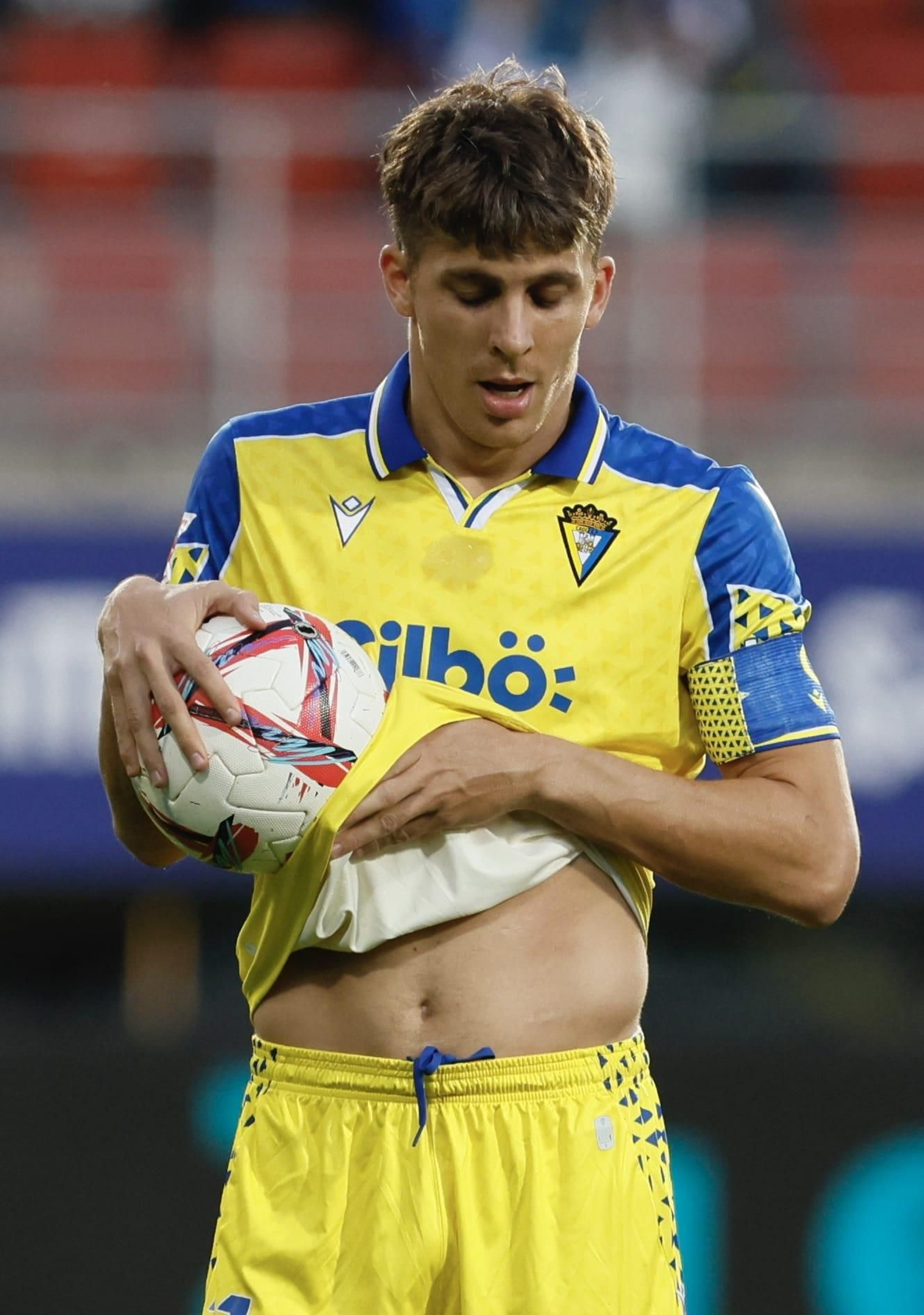 Las imágenes del partido de fútbol Éibar - Cádiz