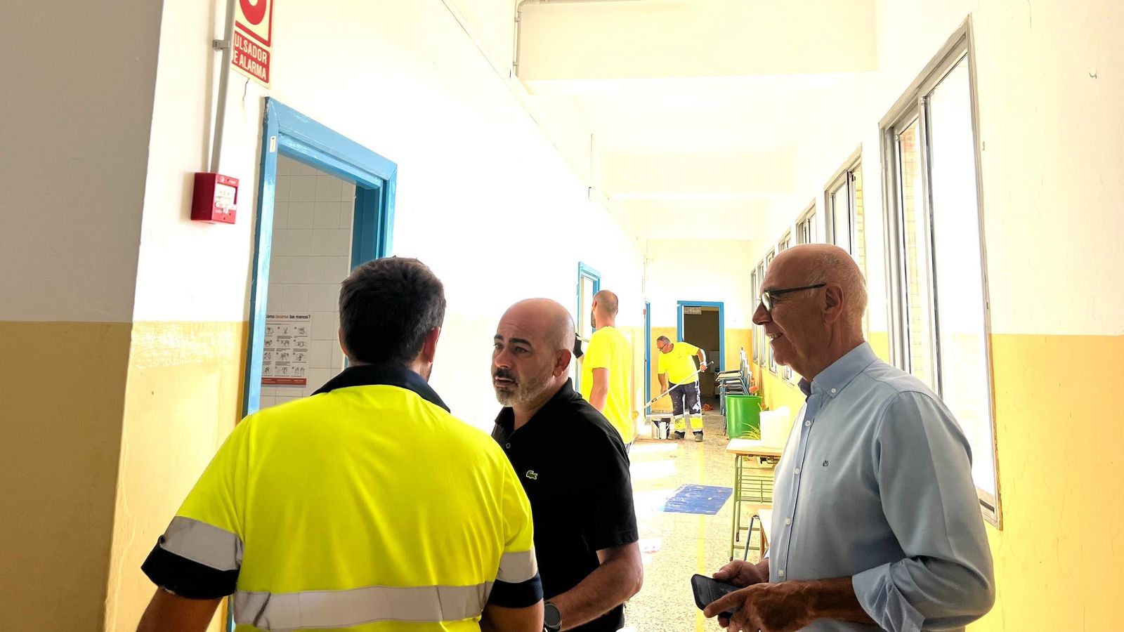 Visita al CEIP Rodrigo Pérez de Acevedo del alcalde del Ayuntamiento de Lepe, Bibiano Oria y el concejal delegado, José Miguel Ramírez.