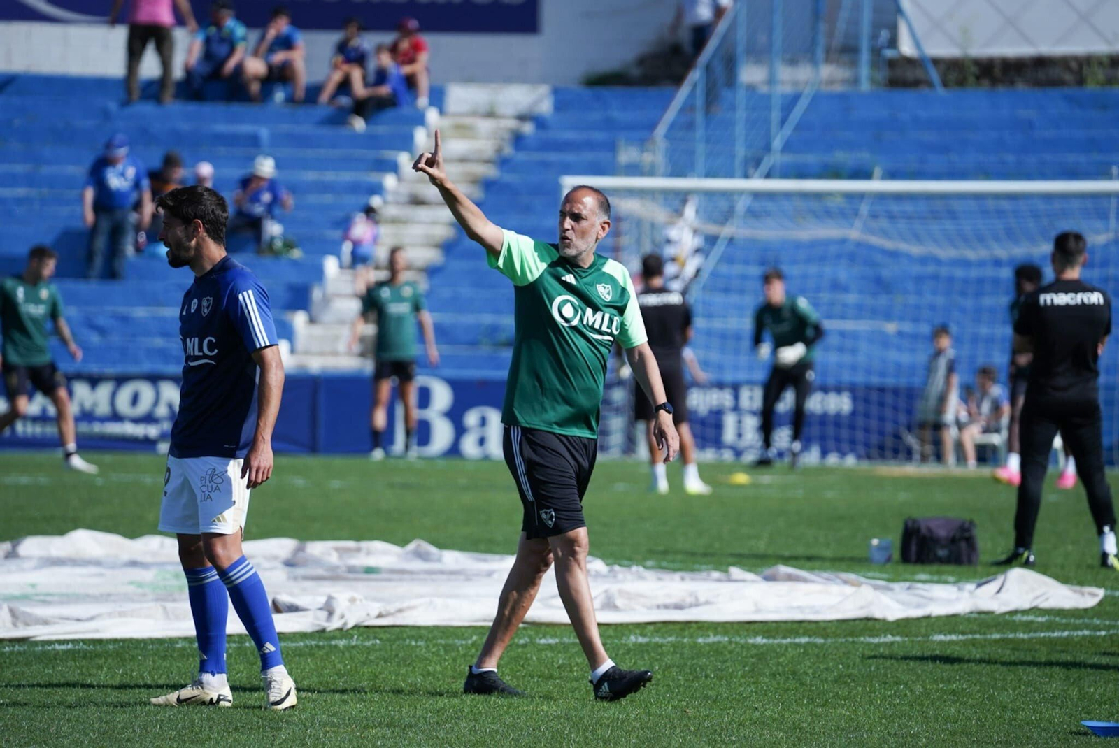 Romerito no seguirá en el banquillo del Linares Deportivo la próxima temporada.