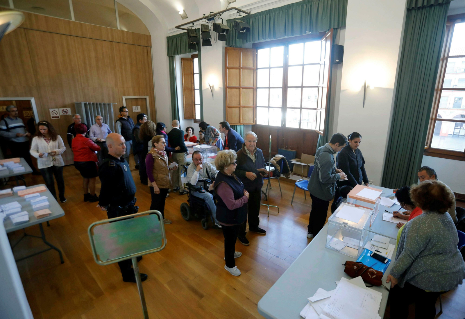 Las imágenes de la jornada electoral en España.