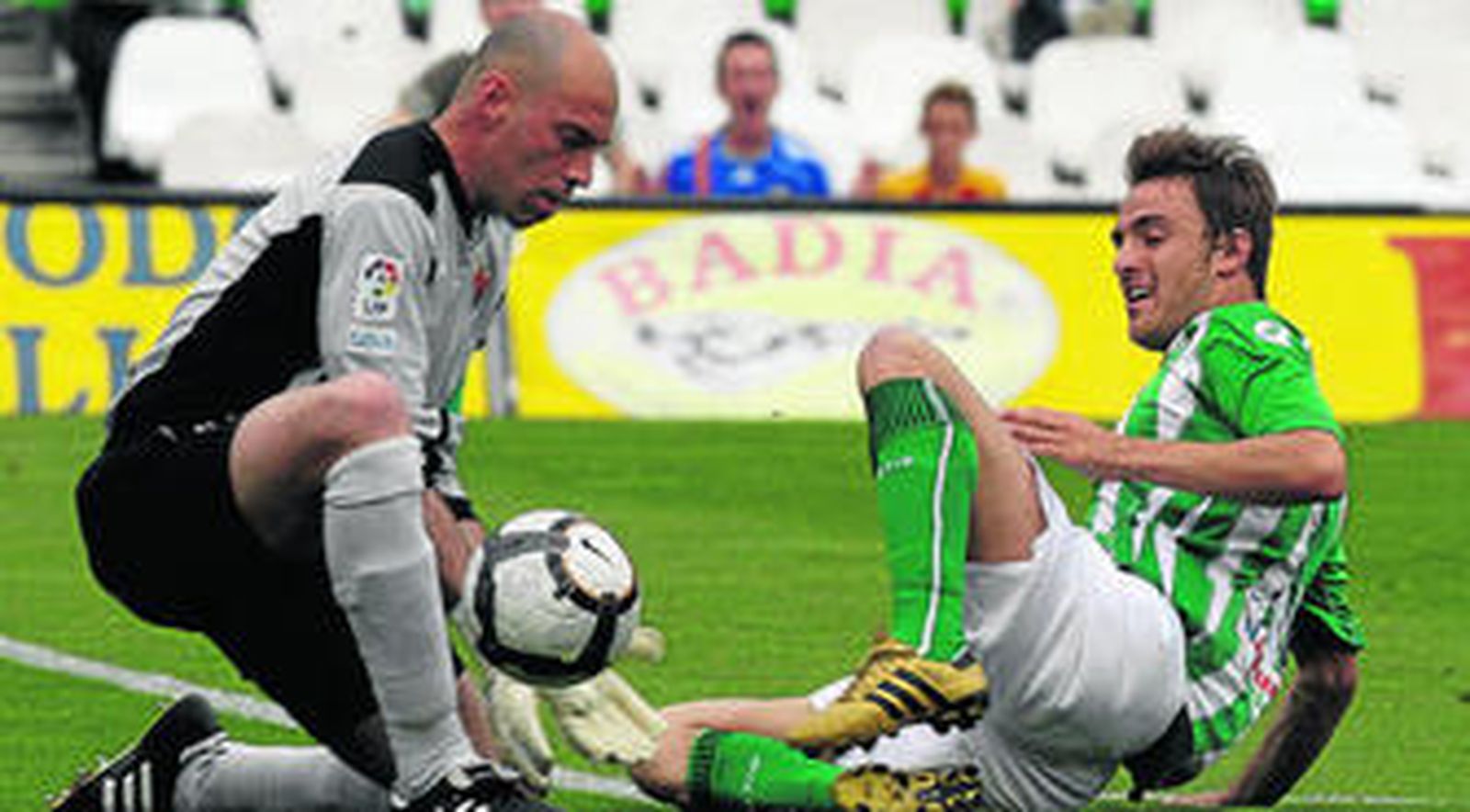 Los intentos béticos de batir a Willy Caballero resultaron infructuosos.