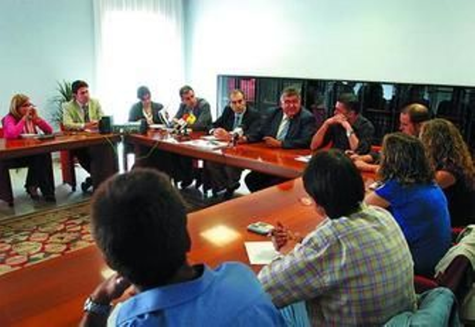 Casto Sánchez y Cornelio Vela, ayer durante su comparecencia.