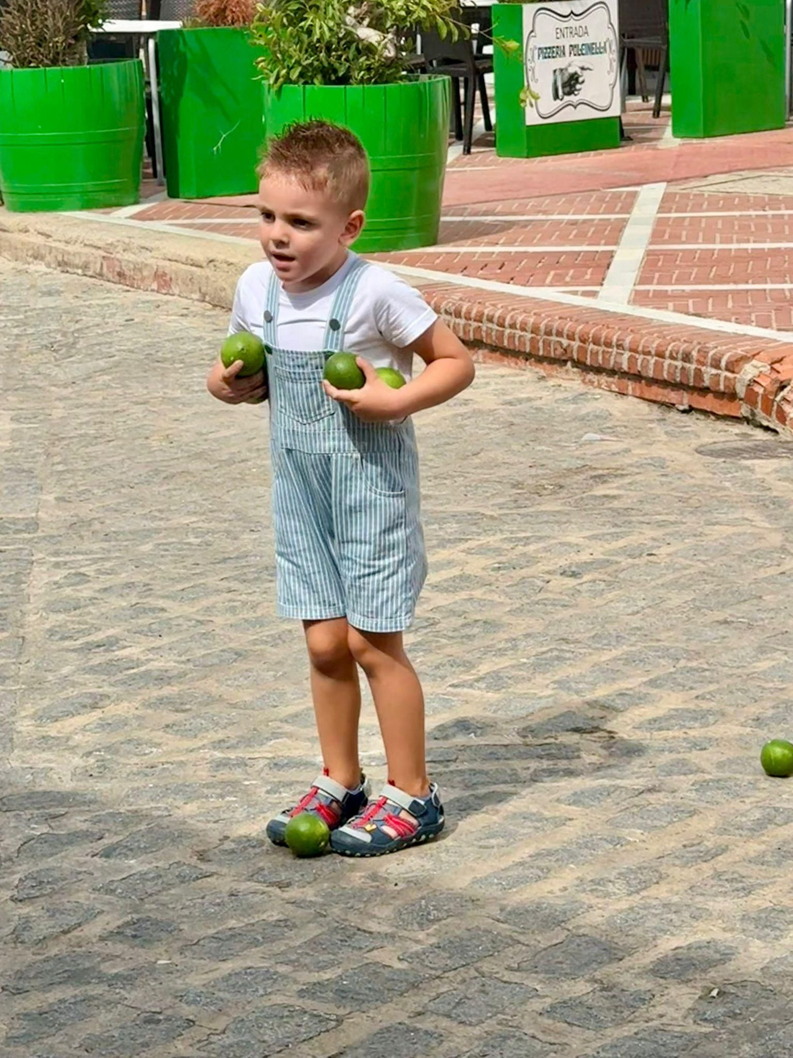 Las mejores imágenes de la Feria del Mediodía y la carrera de cintas infantiles de Mojácar
