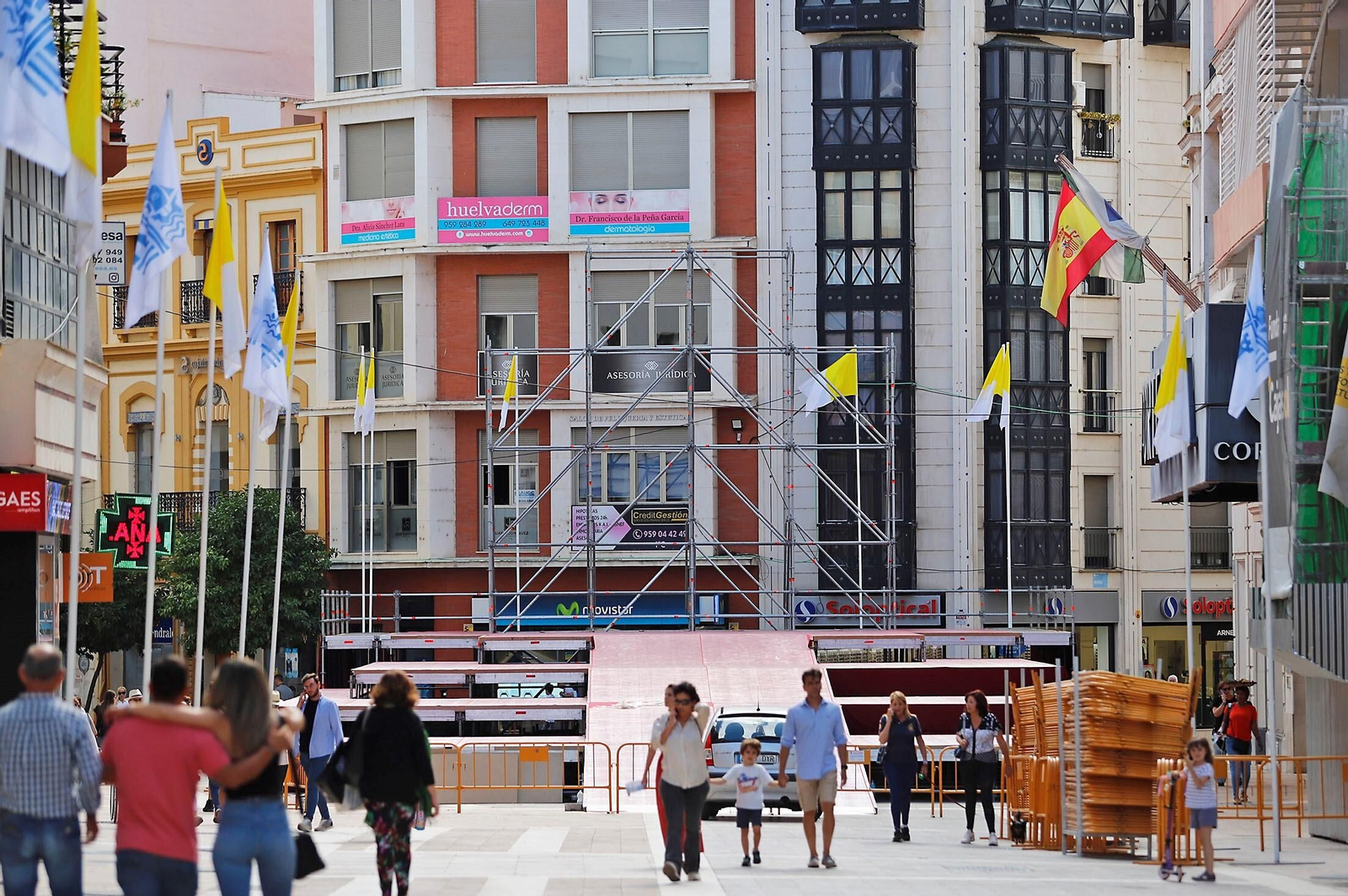 Los preparativos para la Coronación de la Amargura en La Placeta.