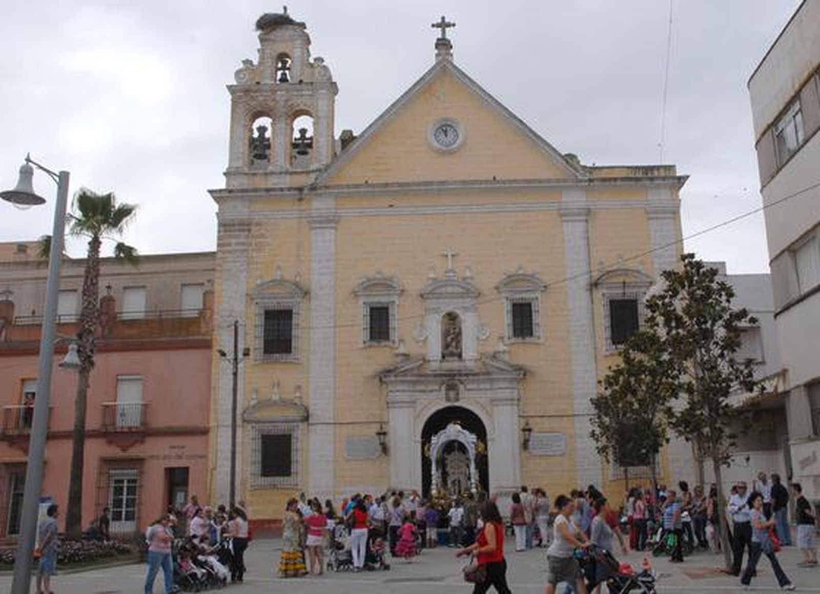 La hermandad de San Fernando comenzó su camino. /Rioja