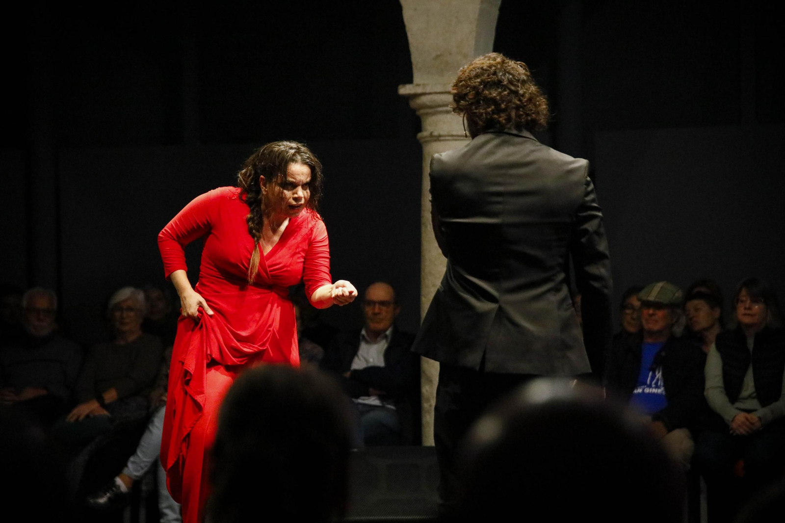 El Centro Andaluz de la Fotografía de Almería presenta el calendario 2025 con la actuación de la bailaora María Moreno, en imágenes