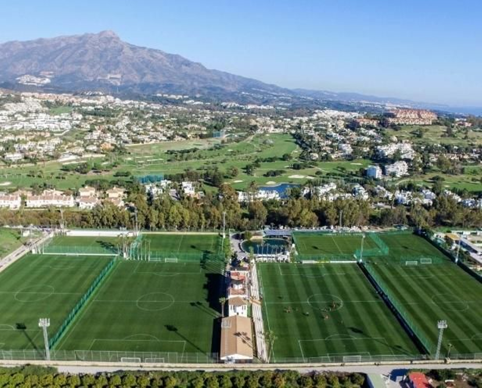 Vista de Marbella Football Center.