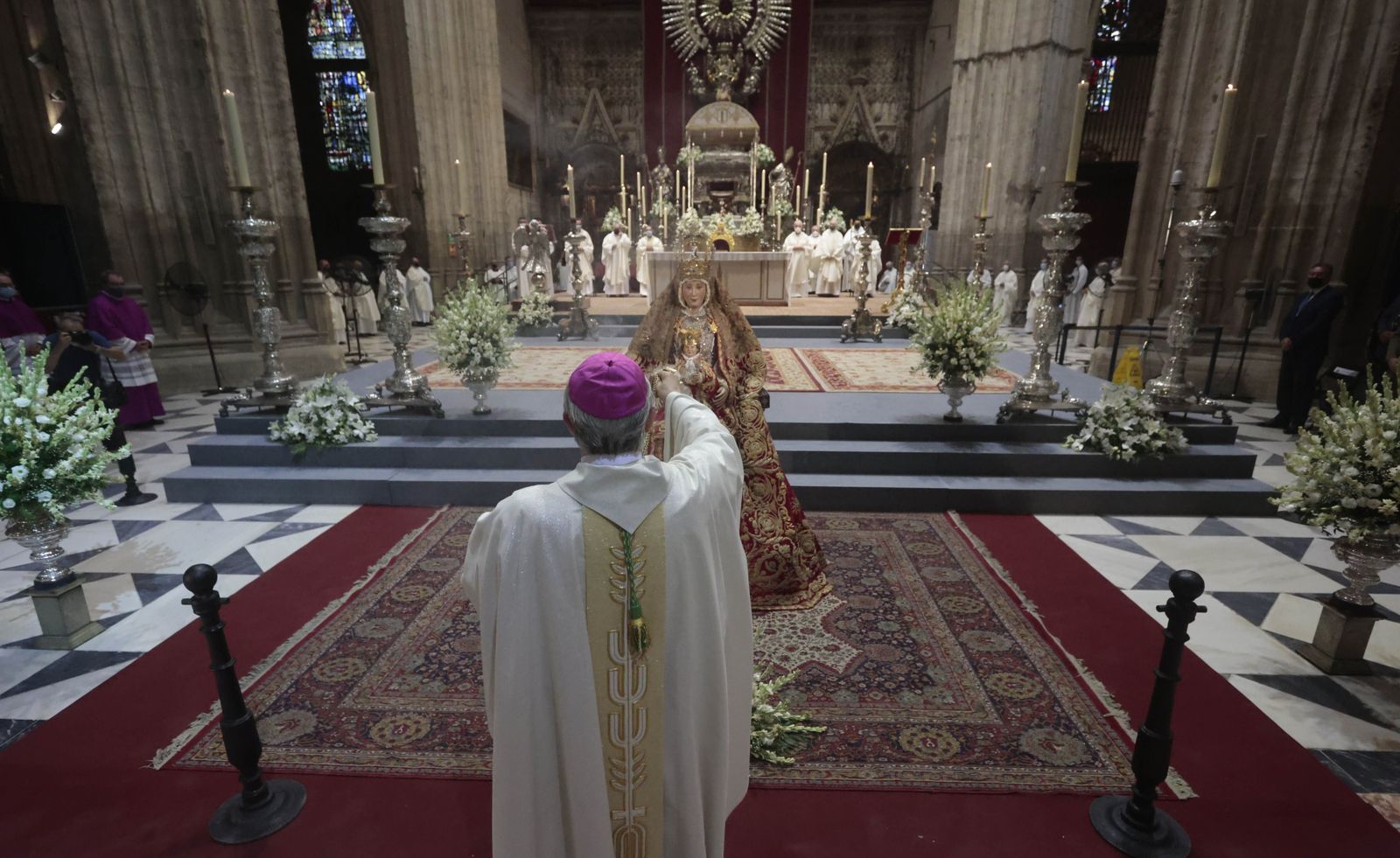 Imágenes de la festividad de la Virgen de los Reyes en la Catedral de Sevilla