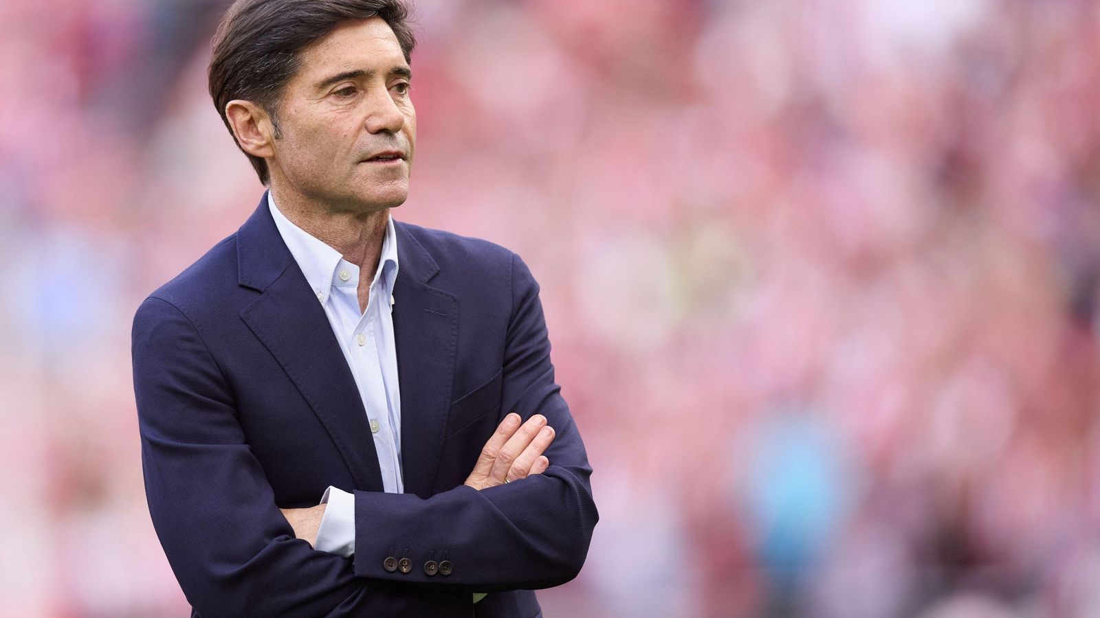 Marcelino, atento al último encuentro de su equipo contra el Athletic Club.