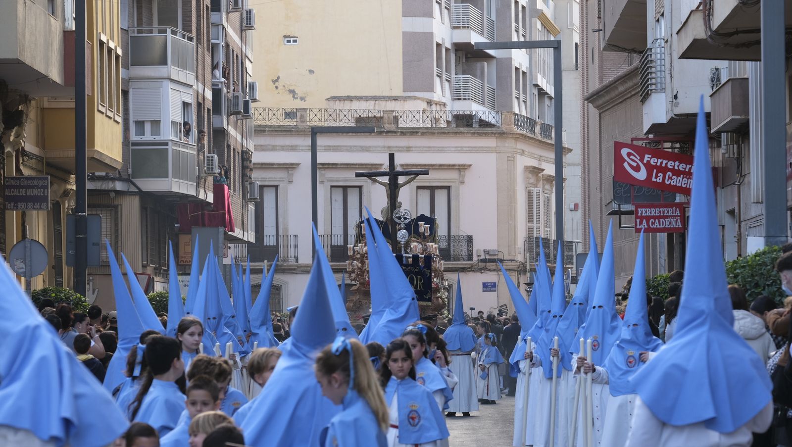 Procesión del Cristo del Amor en Almería, en imágenes