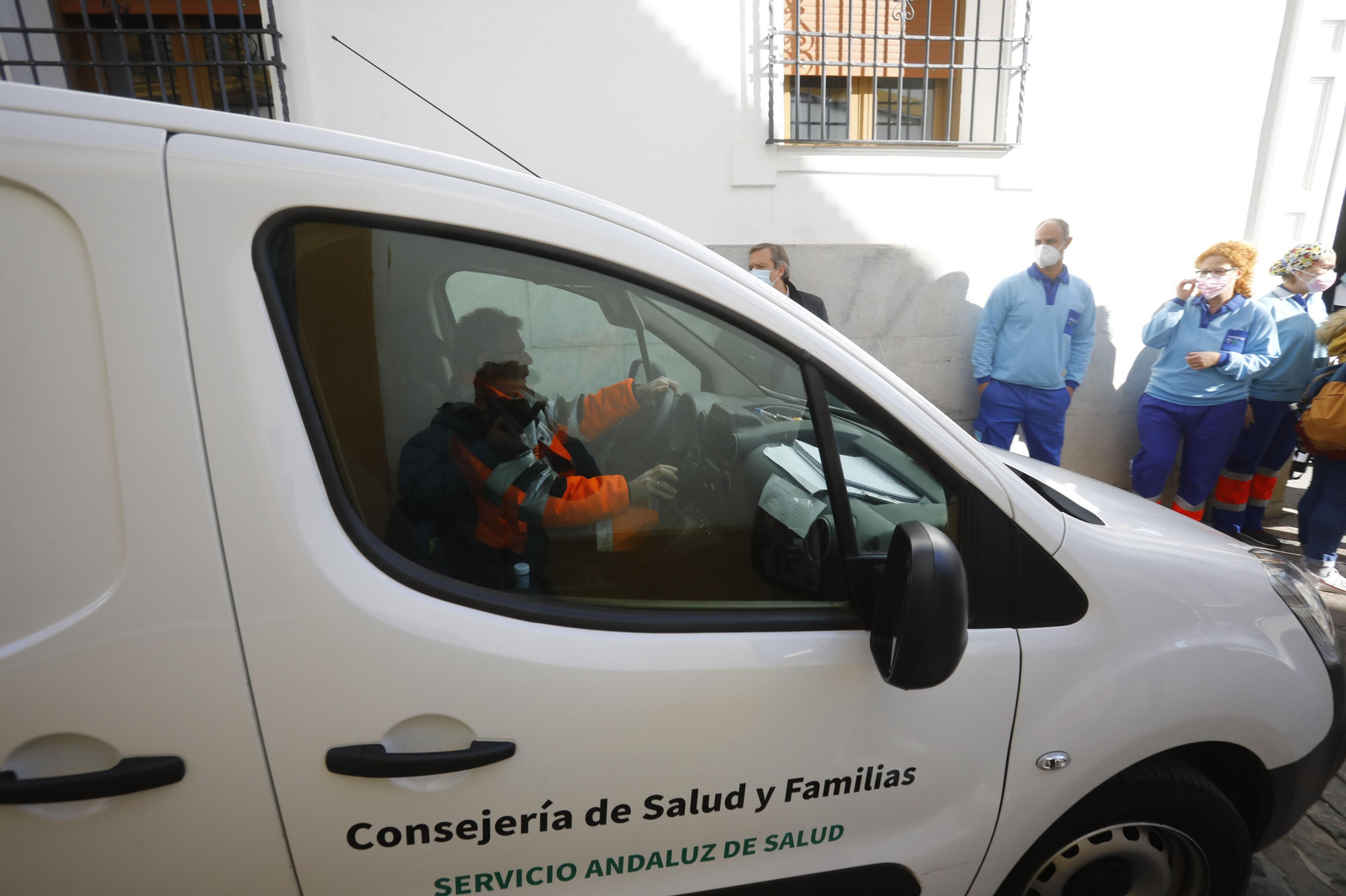 Fotos: La vacuna contra el coronavirus llega cargada de victoria y esperanza