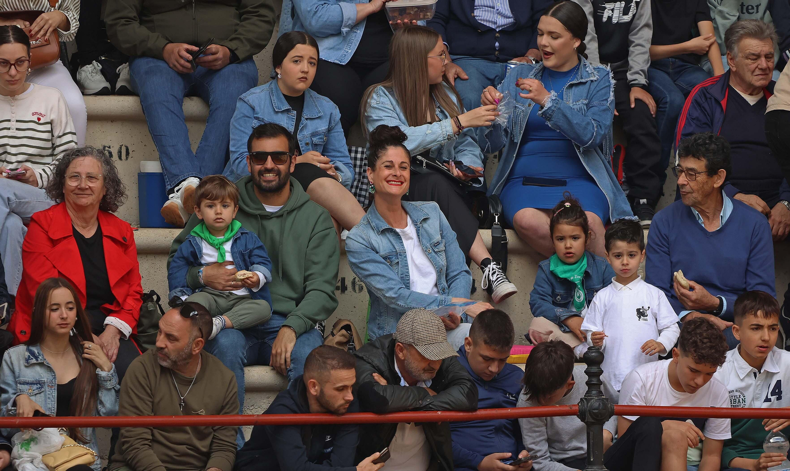 Las mejores fotos del Toro Embolao de Los Barrios 2024