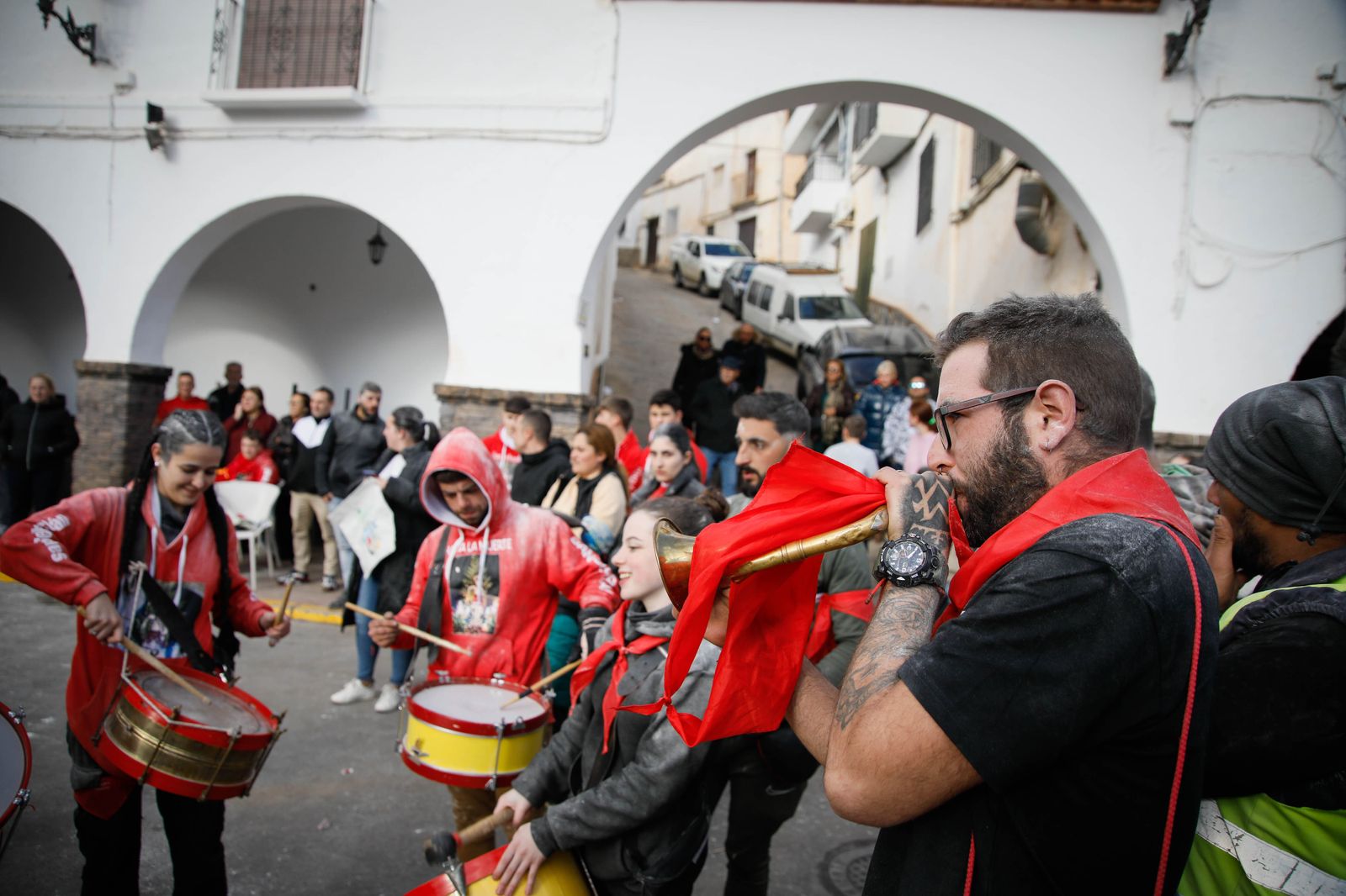 Las mejores imágenes del cierre de fiestas en Fiñana con "Las Ollas"