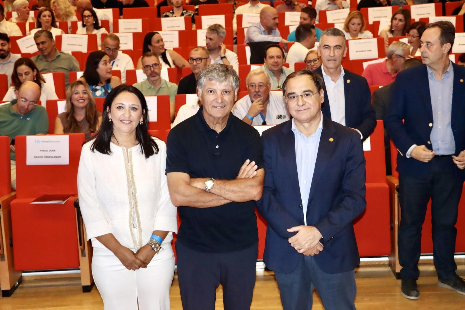 Toni Nadal con el rector, José J. Céspedes Lorente, y Guadalupe Esteban, organizadora de la jornada.
