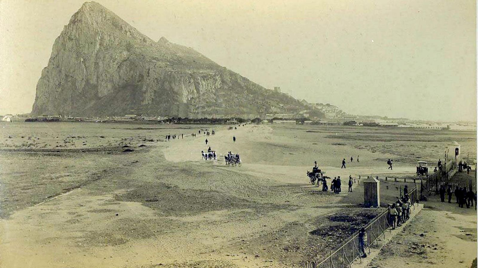 Frontera con Gibraltar en la Explanada.