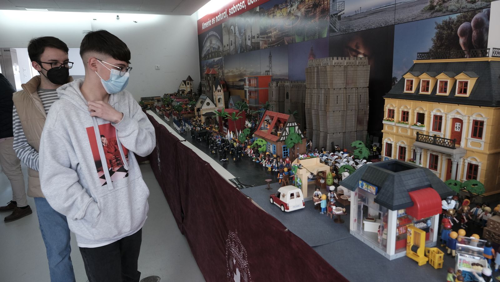 Inauguración de la exposición de playmobil de semana santa de Almería