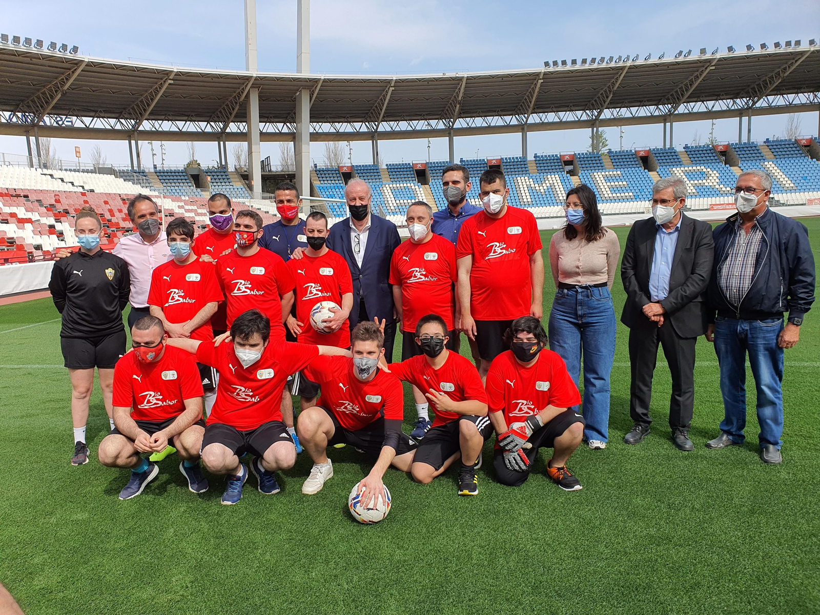 Del Bosque con el Almería Genuine.