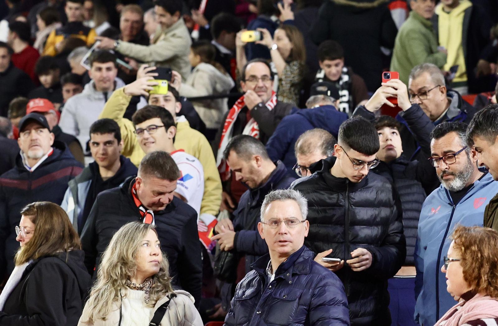 Búscate en el partido Sevilla Valencia
