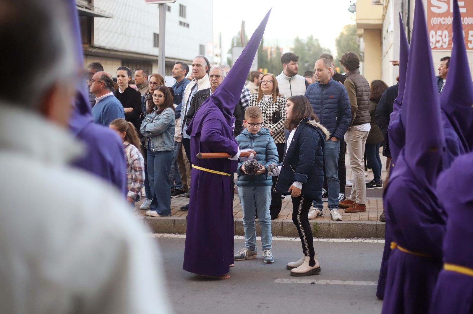 La Hermandad El Nazareno en la madrugá de la Semana Santa de Huelva 2023, en imágenes
