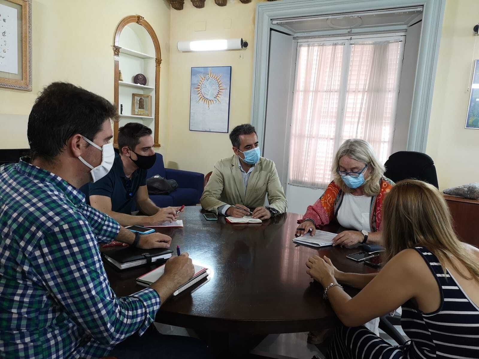Imagen de la reunión de los ediles el PP de Jerez con Mercedes Colombo