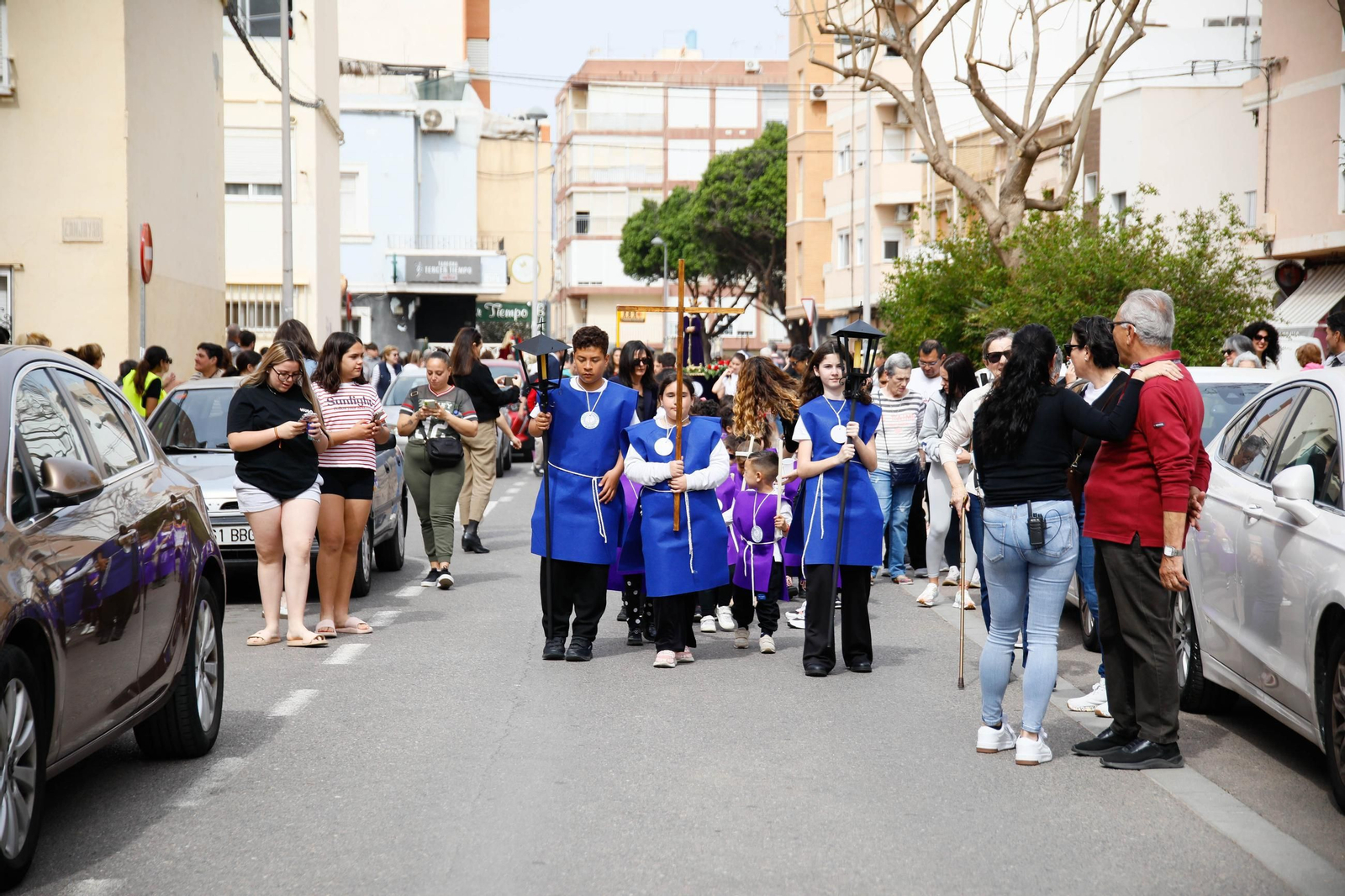Las imágenes del CEIP San Fernando de El Zapillo de la ciudad de Almería en procesión en el viernes de dolores