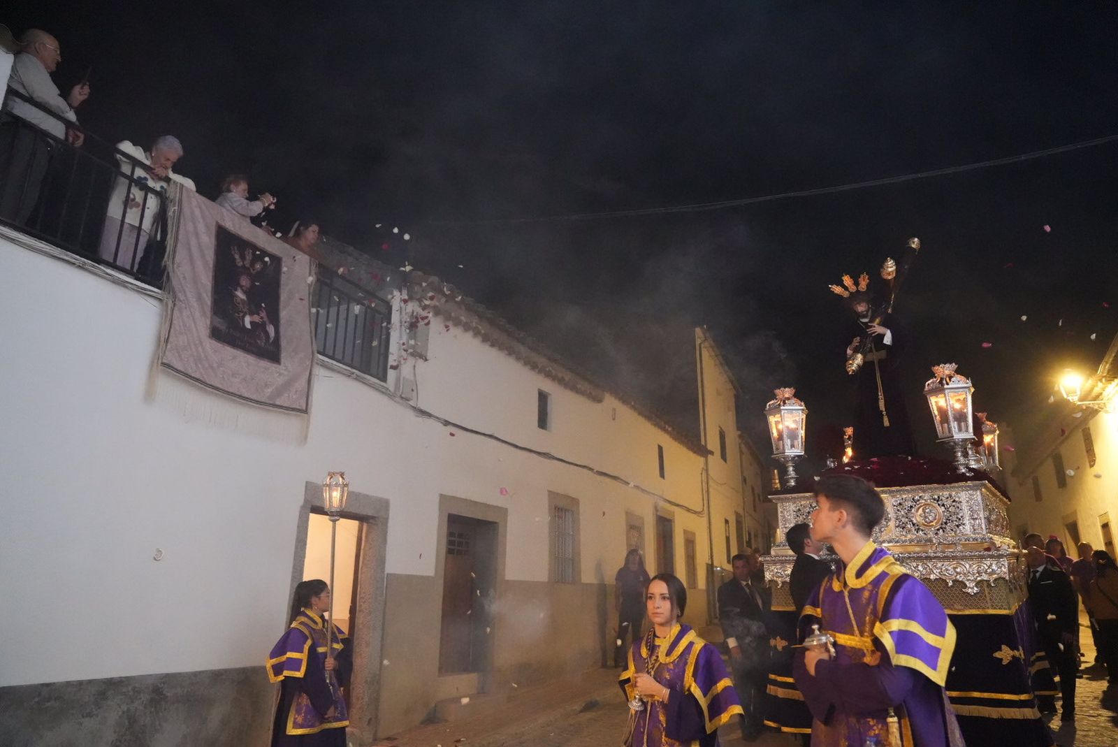 Dos Torres: La procesión especial por los 250 años de la Hermandad de Jesús Nazareno, en imágenes