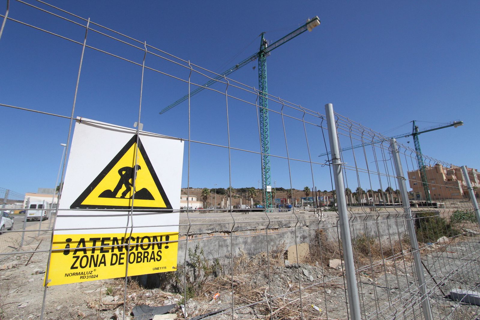 Zona de obras en la que se produjo un accidente laboral en Tarifa.