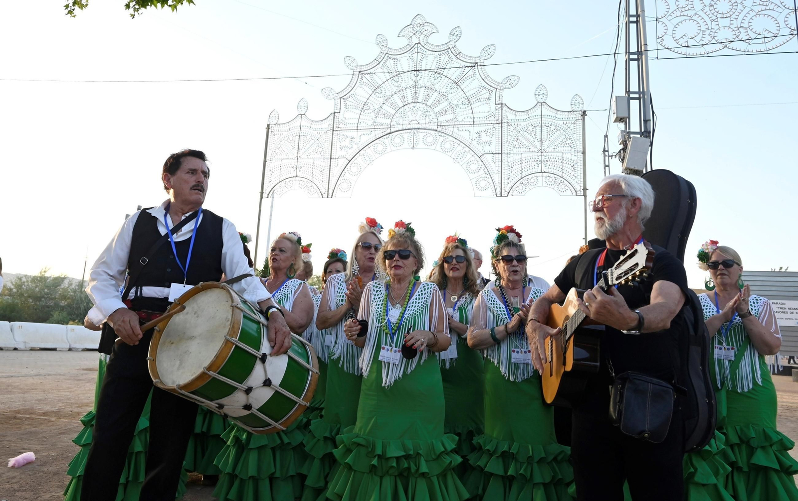 El pasacalles de coros rocieros en la Feria de Córdoba