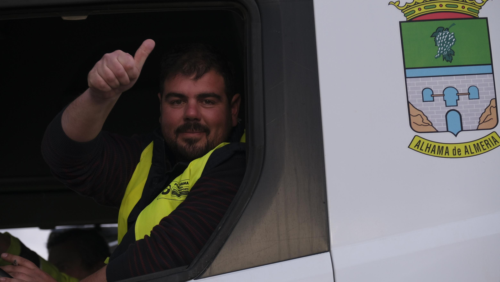 Fotogalería de la protesta de los camioneros de Almería