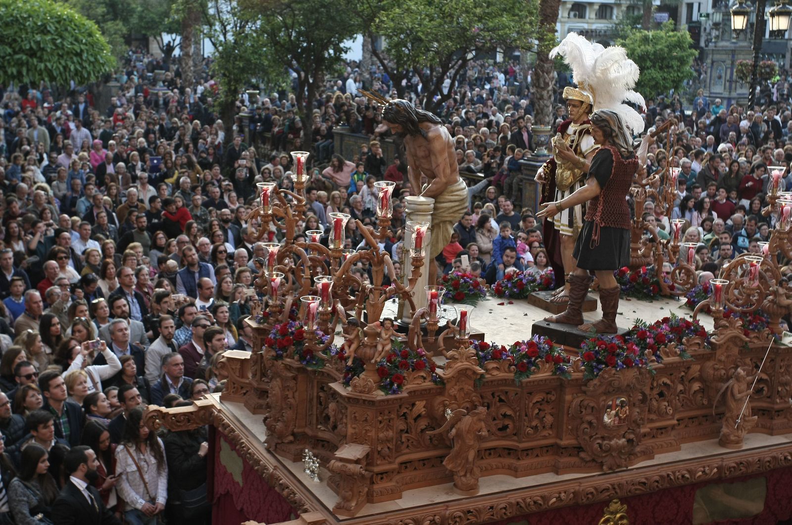 Imágenes del Lunes Santo en la comarca