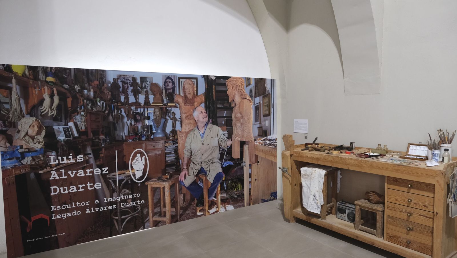 Las fotos de la exposición del escultor e imaginero Luis Álvarez Duarte en el MUREC