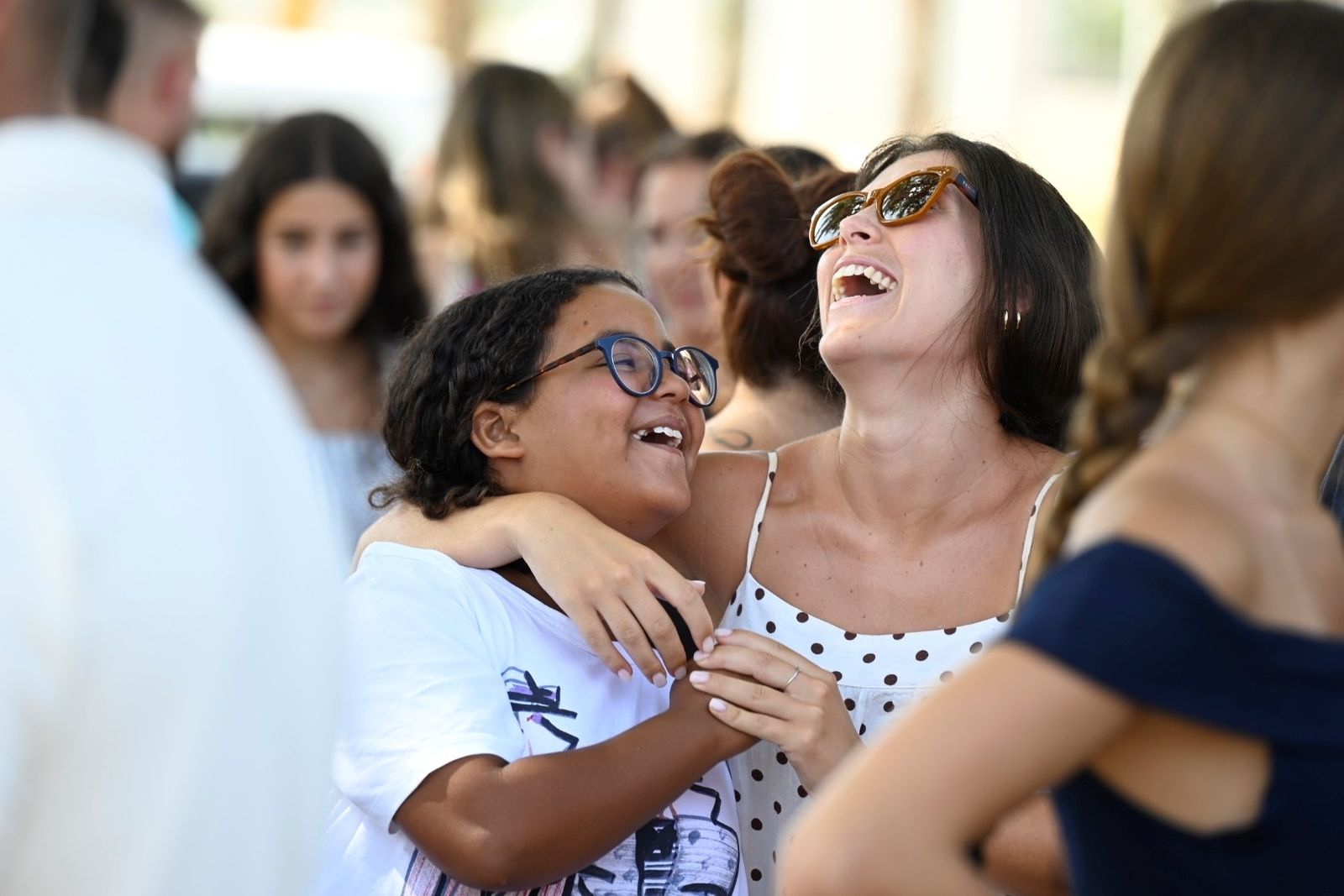 La emotiva despedida de los niños saharauis de Córdoba, en imágenes