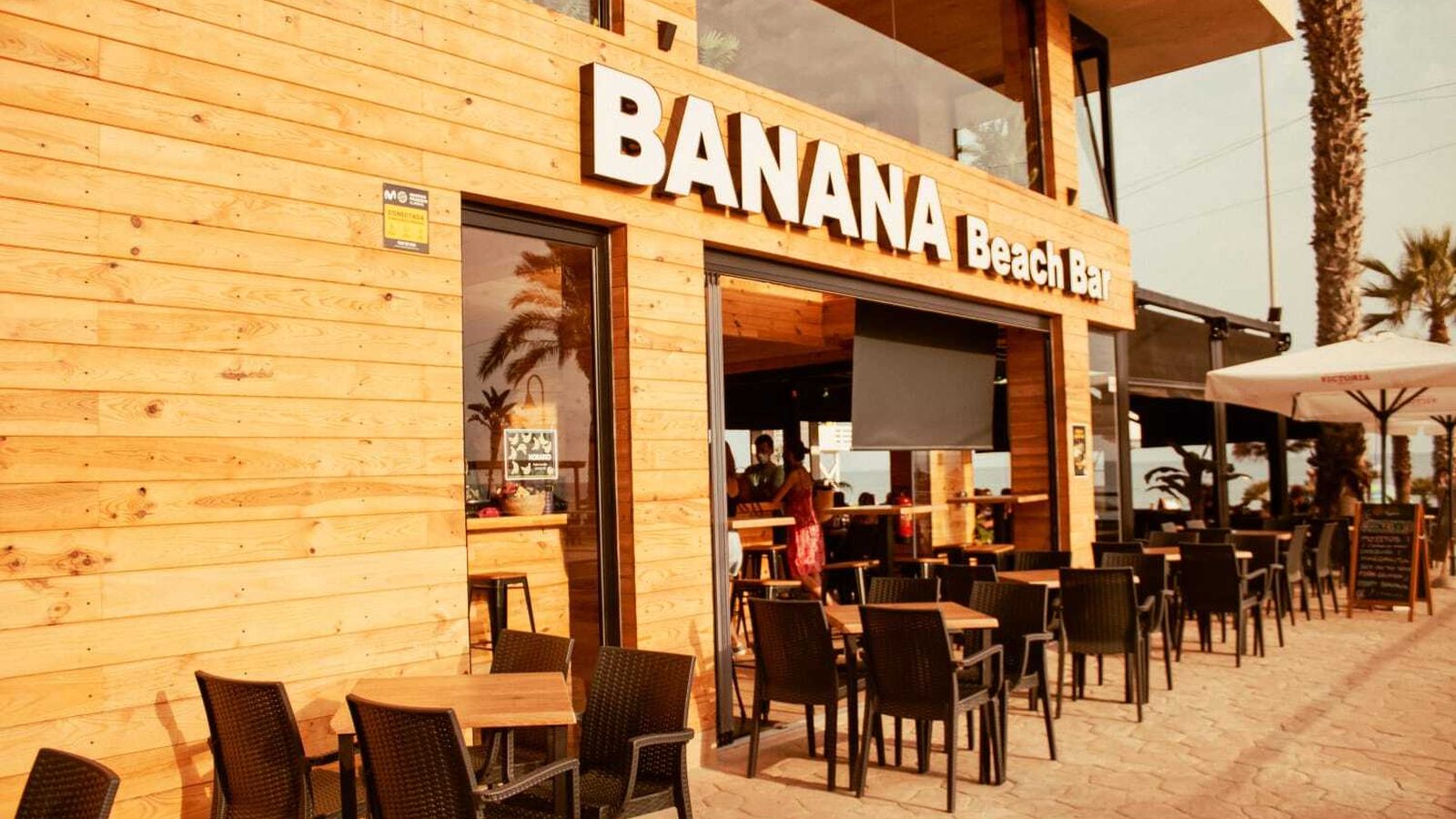 Vista del Banana Beach Bar en Rincón de la Victoria