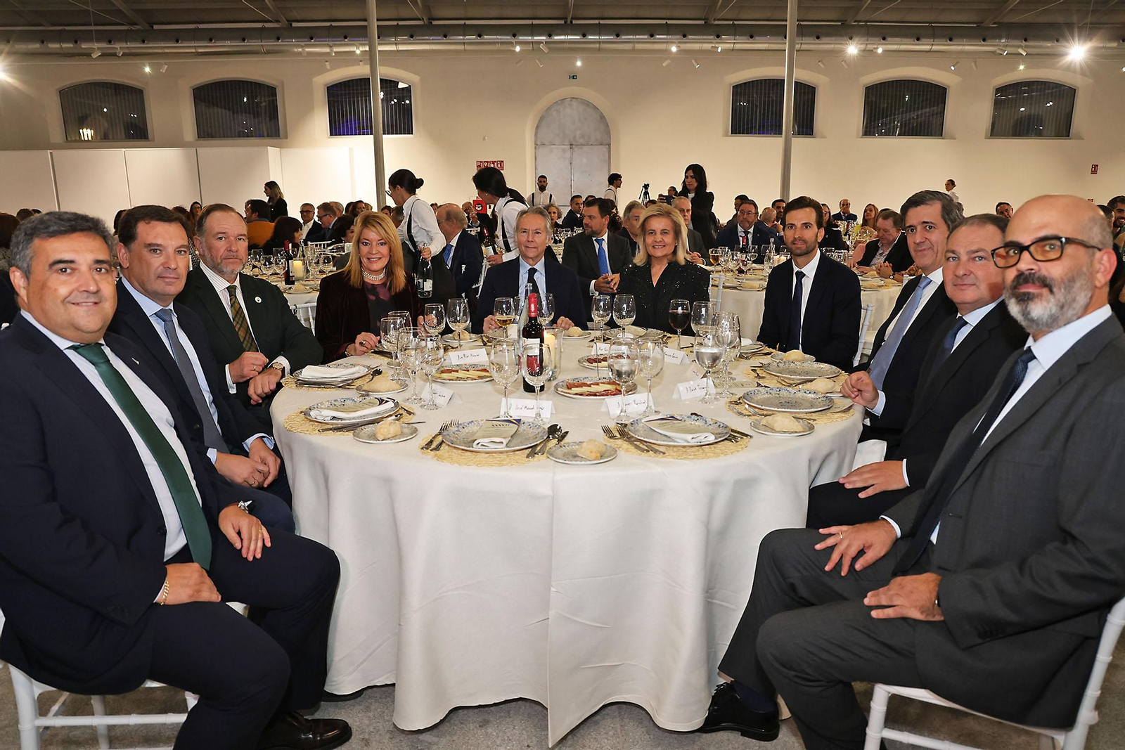 Imágenes de los invitados a la gala de los  37 premios Onubenses del Año