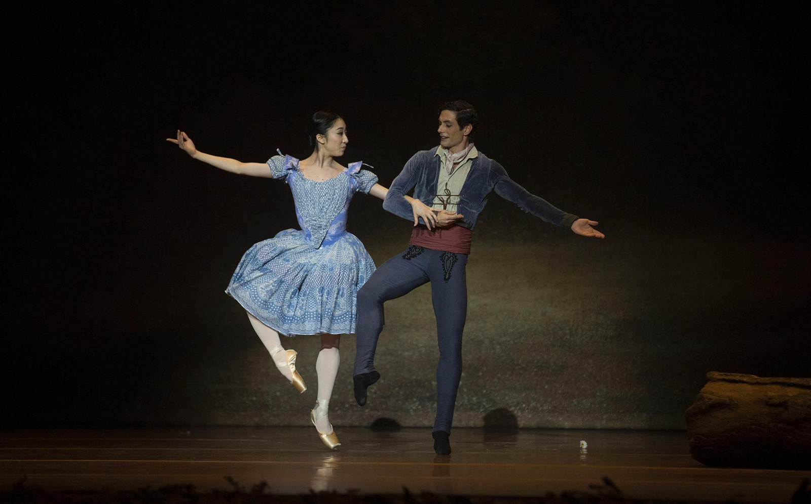 Las imágenes de 'Giselle' en el Teatro de la Maestranza