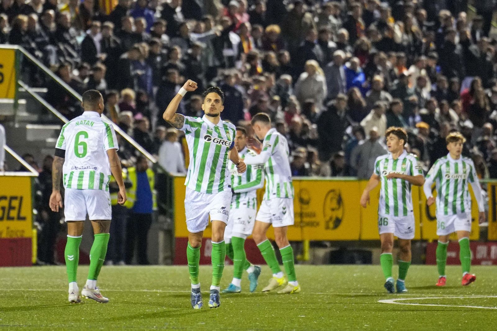 Las fotos del Sant Andreu - Betis de Copa del Rey