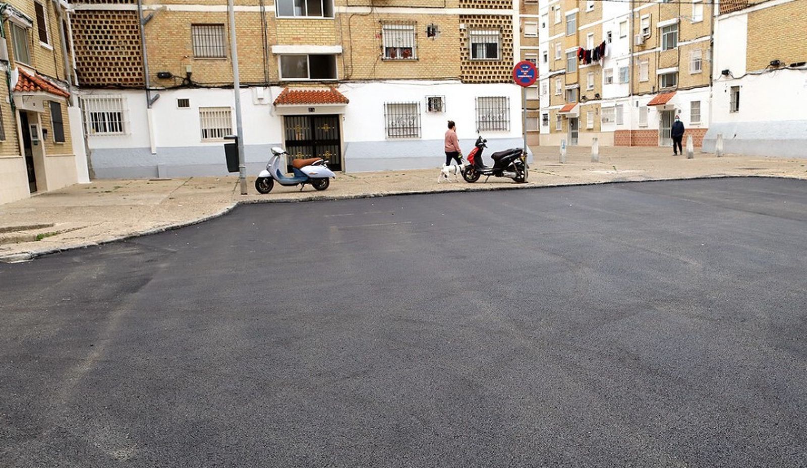 Imagen del reasfaltado de la calle Parra