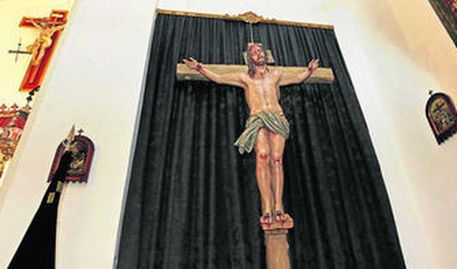 La imagen del Cristo de Siete Palabras, preparado para el vía crucis.