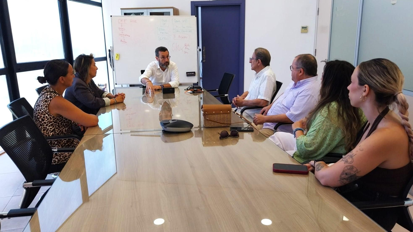 El Ayuntamiento de La Línea de la Concepción intermediará con la Junta para resolver los problemas en el servicio de hemodiálisis.