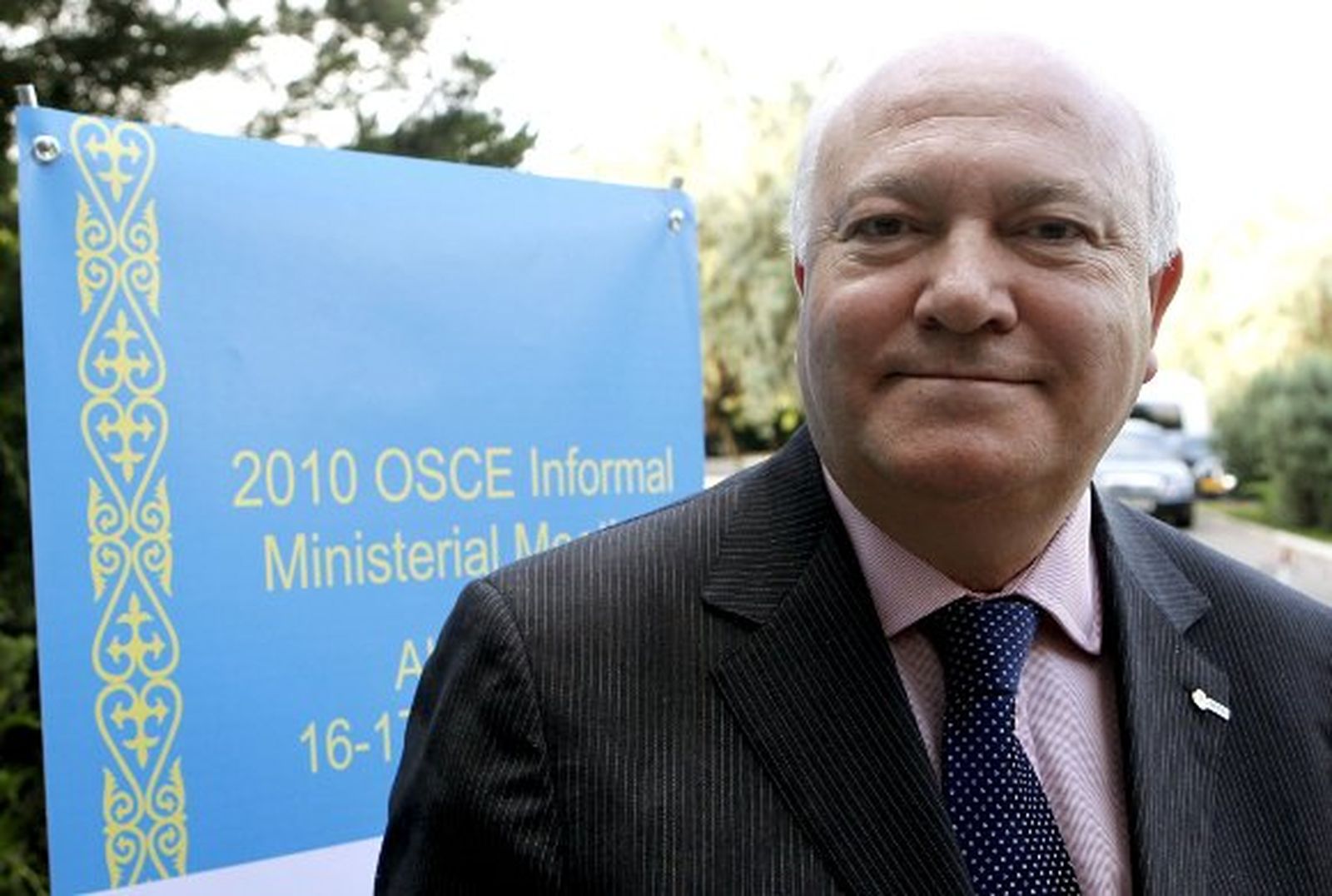 Moratinos anuncia la llegada a España de otros nueve presos cubanos