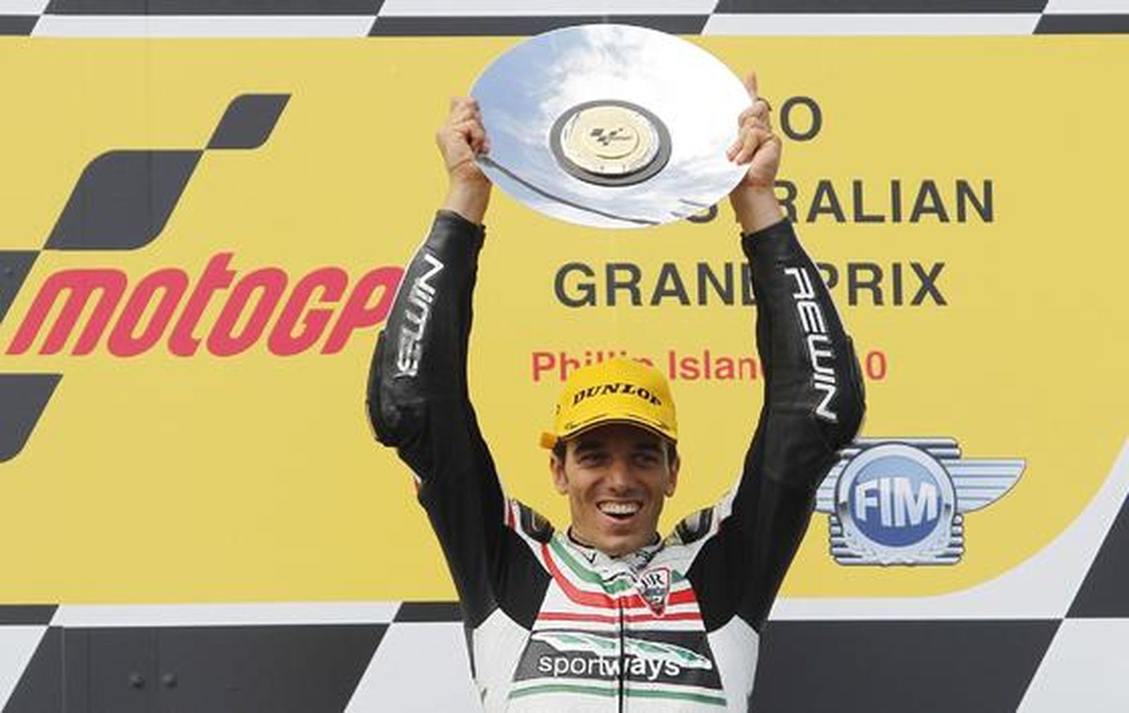 De Angelis se estrena en Moto2 imponiéndose a Scott Redding y Andrea Iannone.

Foto: EFE · AFP · Reuters