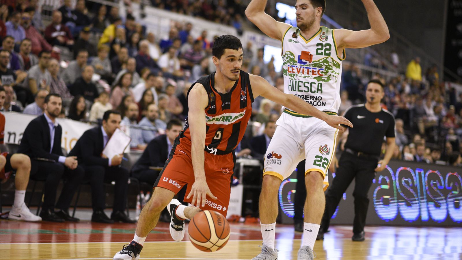 Corts marcó un ritmo ante el que el Huesca no encontró antídoto