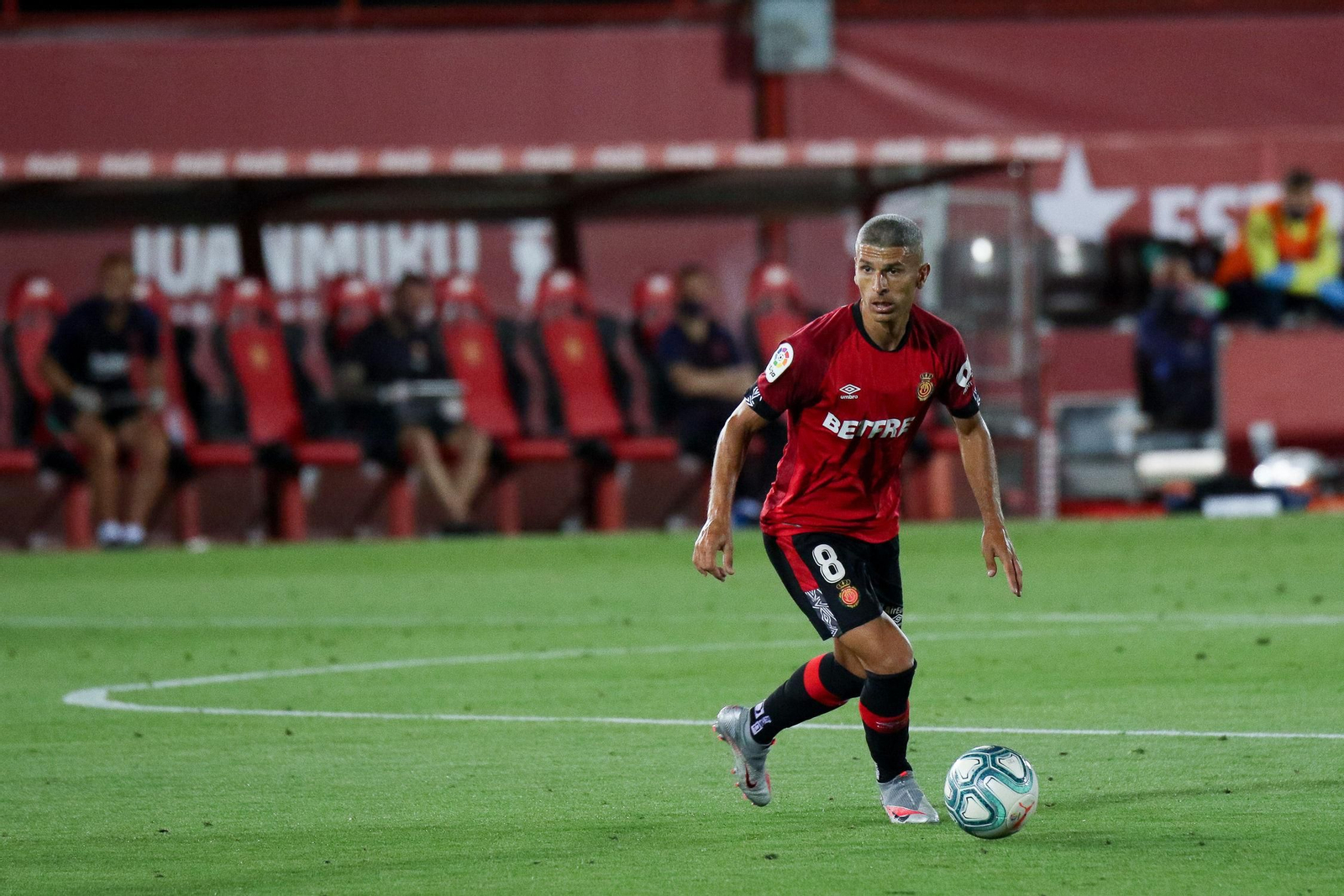 Salva Sevilla, natural de Berja, posee una dilatada trayectoria en el fútbol profesional