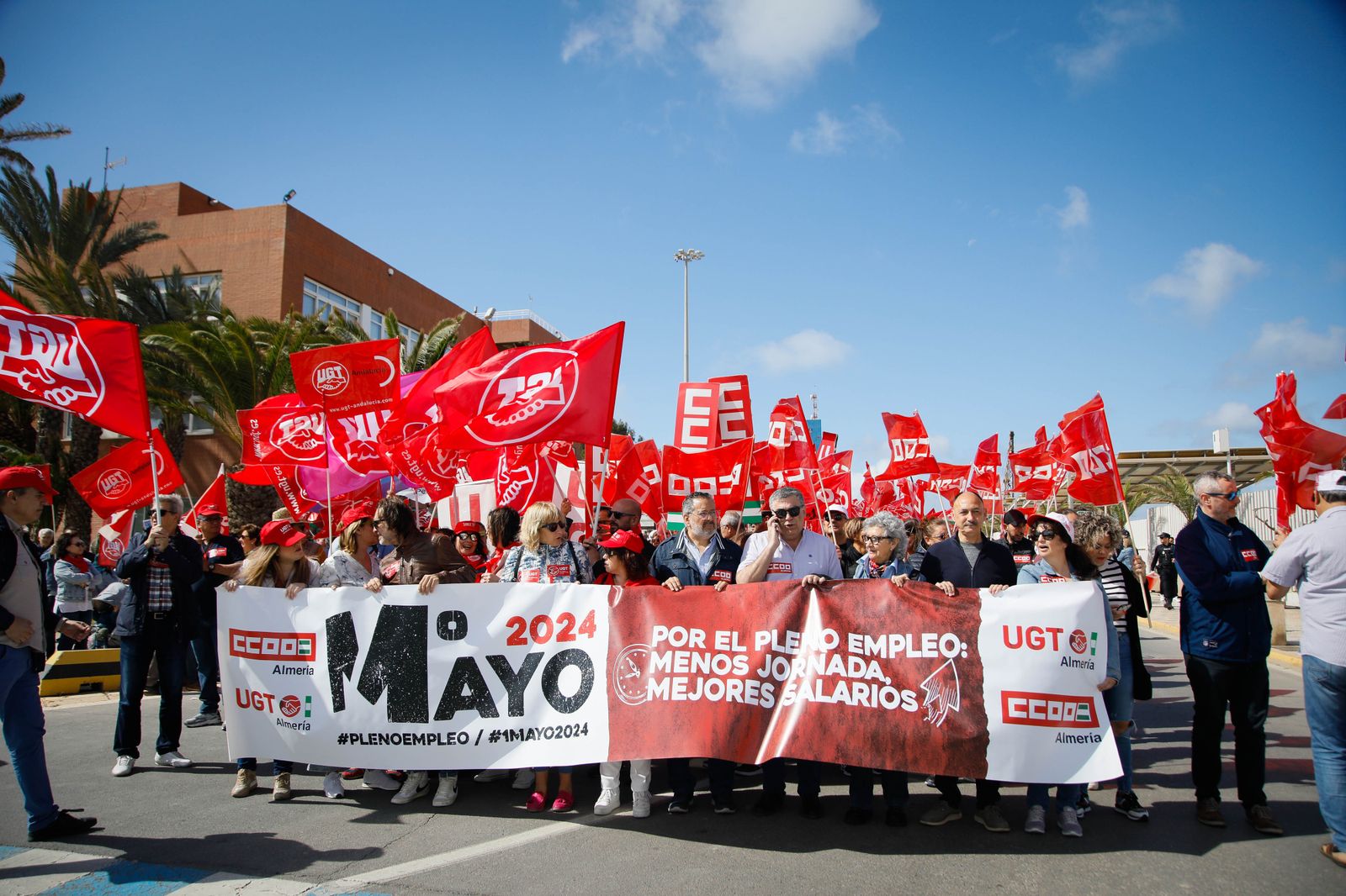 Las imágenes de la manifestación del Día del Trabajador en Almería