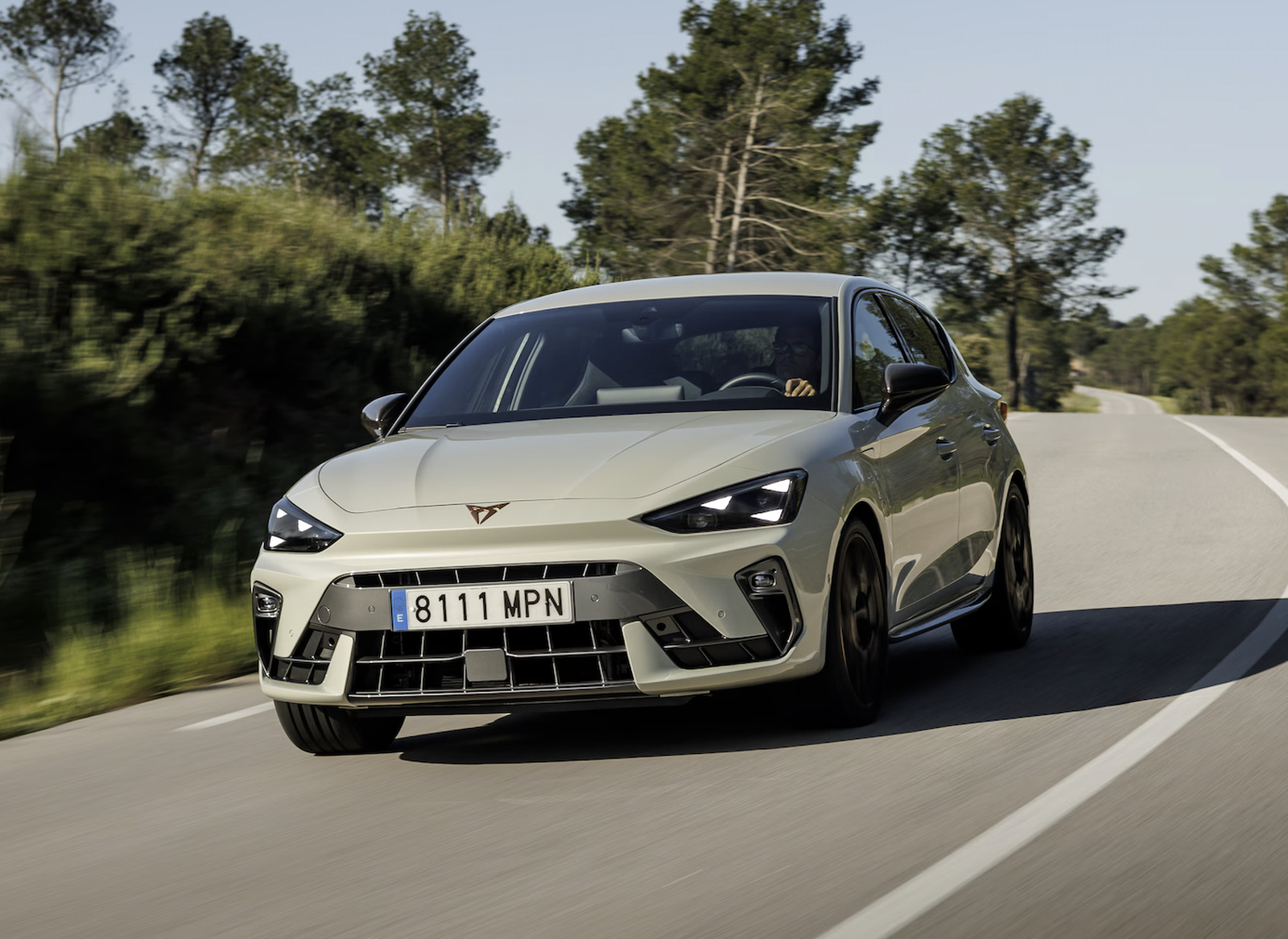 Los Cupra Formentor, León y Terramar estrenan las versiones Beyond