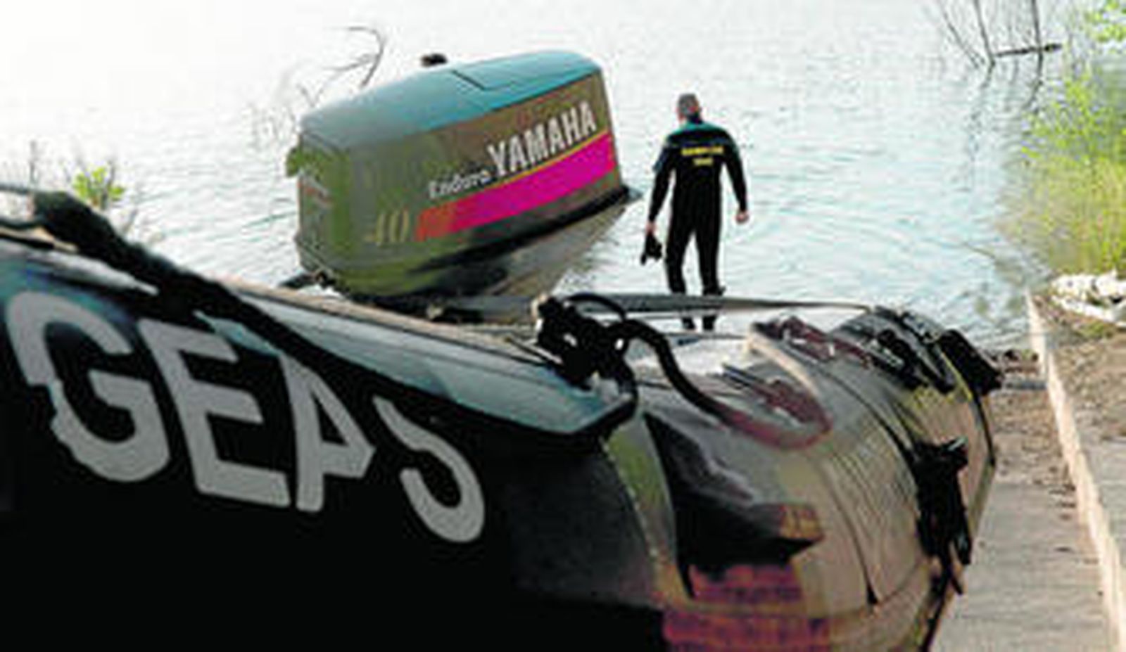 Un bozo del Geas, en las aguas del pantano.