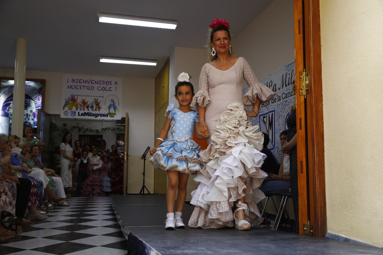 Las flamencas más solidaria toman el centro de Córdoba, en fotos