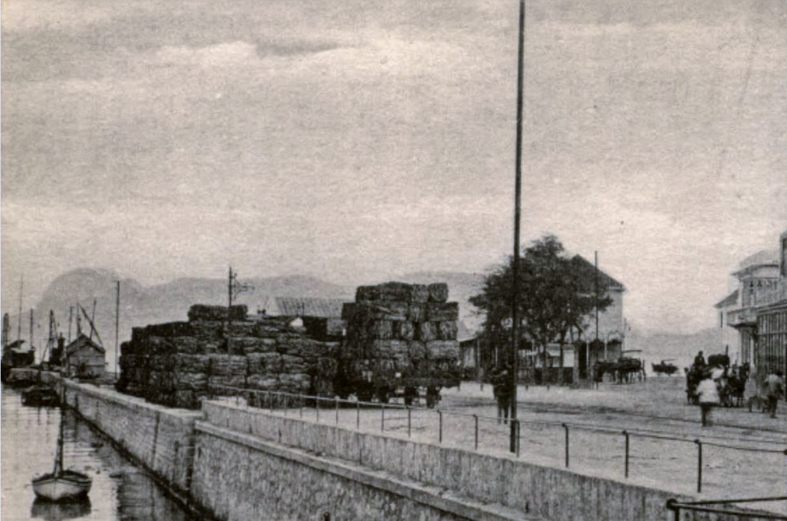 Corcho en el río de la Miel.