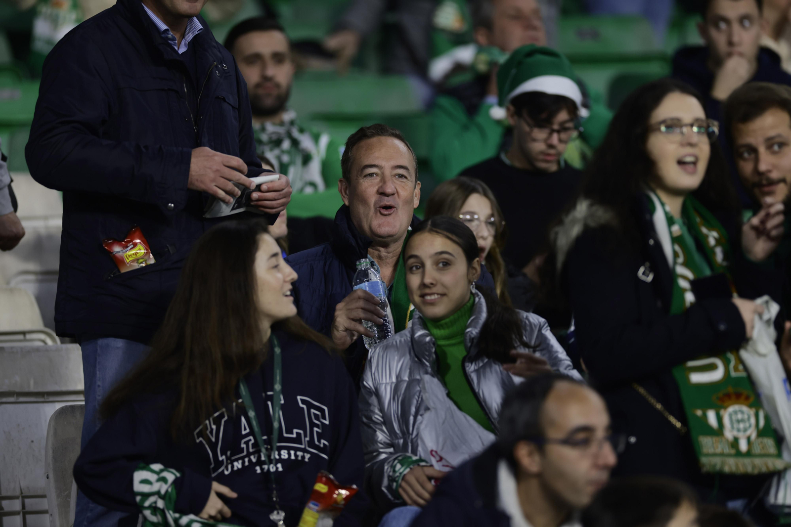 Búscate en las fotos del Betis-Bilbao